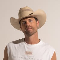 Dustin Lynch