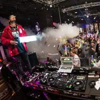 Dj cX