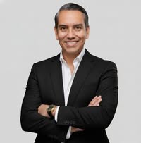 Carlos Álvarez